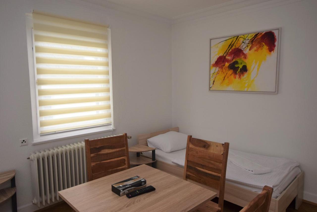 Nuertingen Zimmer Exterior foto