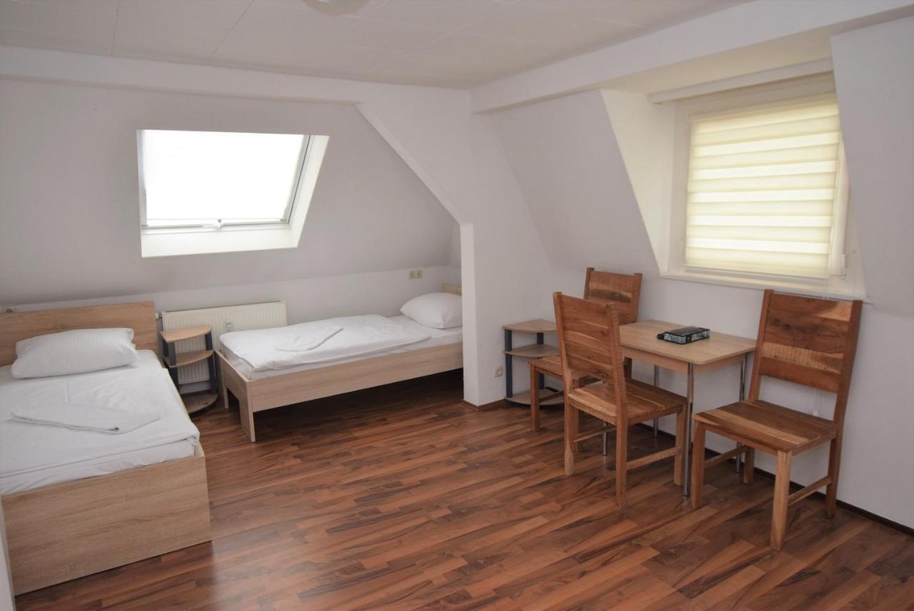 Nuertingen Zimmer Exterior foto