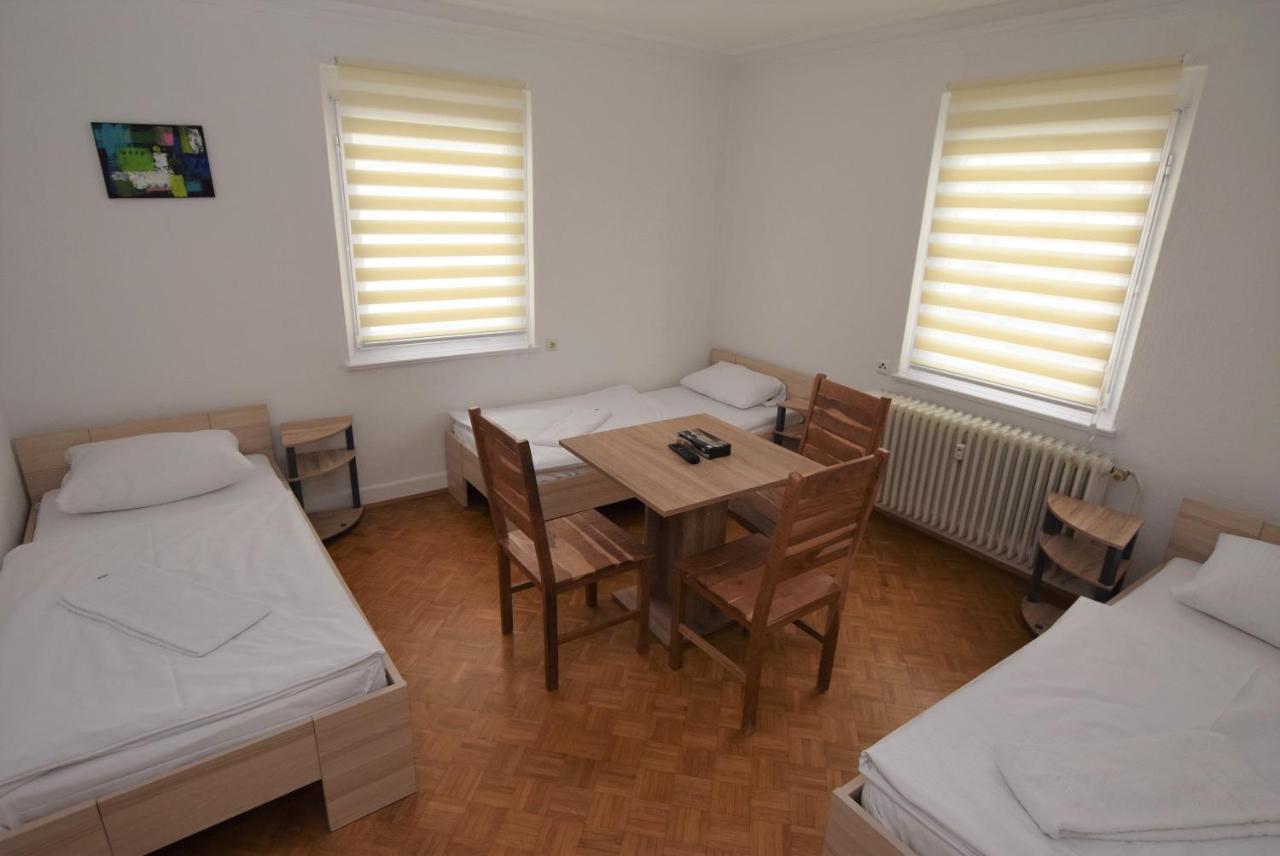 Nuertingen Zimmer Exterior foto